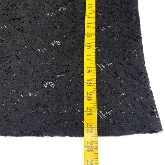 EUC Loft Black Flower Lace Scallop Short Sleeves Top Size MP - Picture 10 of 11